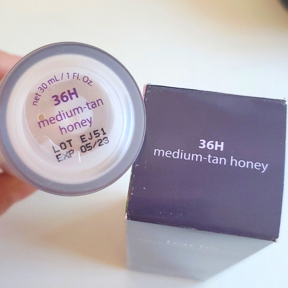 NIB Tarte Babassu Foundcealer Multi-Tasking Foundation SPF 20 in 36H - Picture 3 of 11